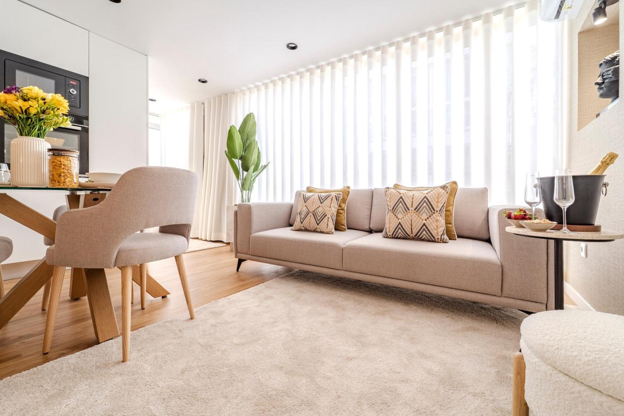 Apartemen Seventy Four *